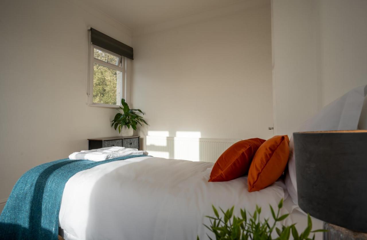 Entire Home In Streatham With Lovely Views & Ultra Fast Wi-Fi Norbury  ภายนอก รูปภาพ